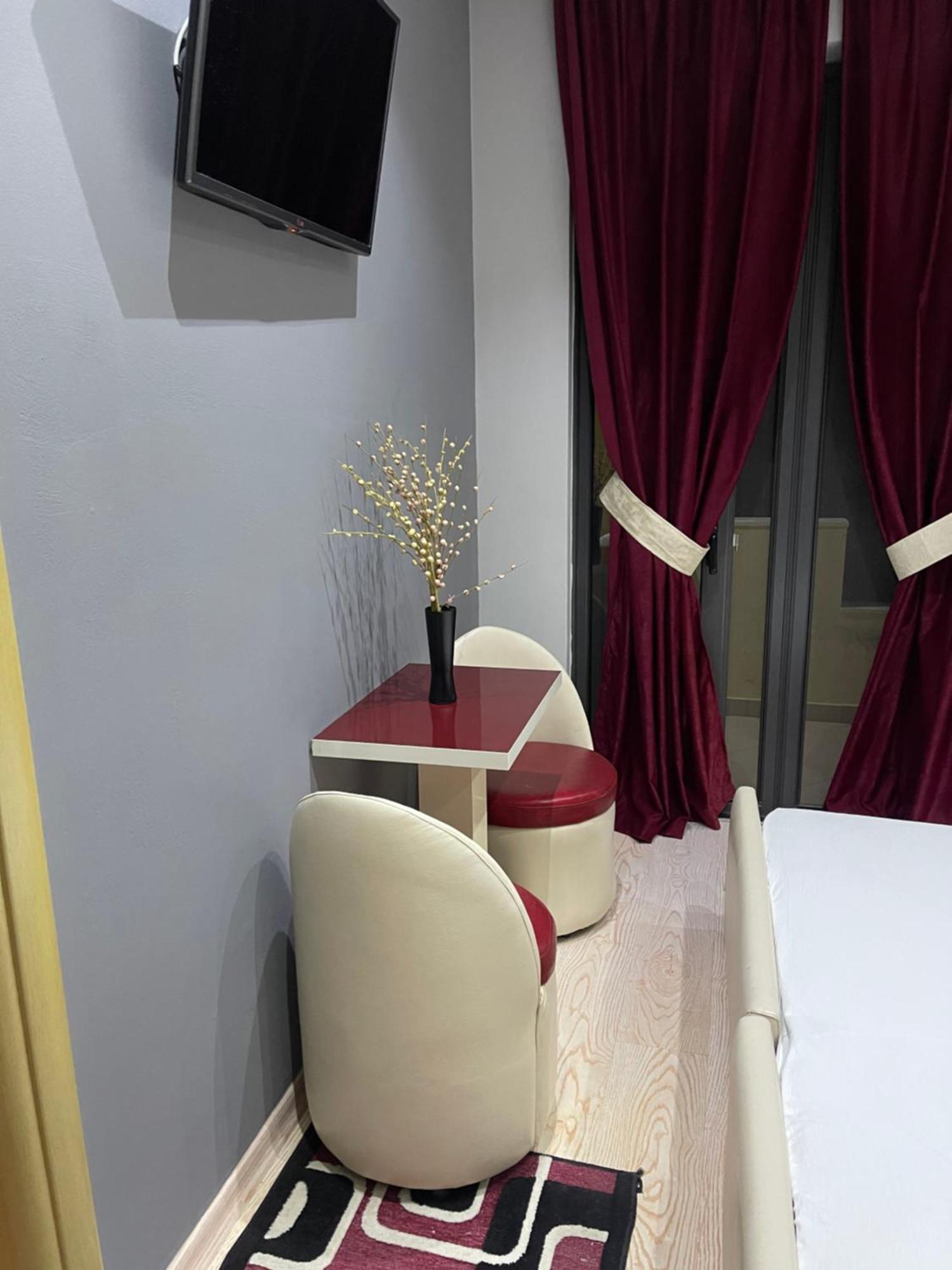 Hotel Selfo Dervician Екстер'єр фото
