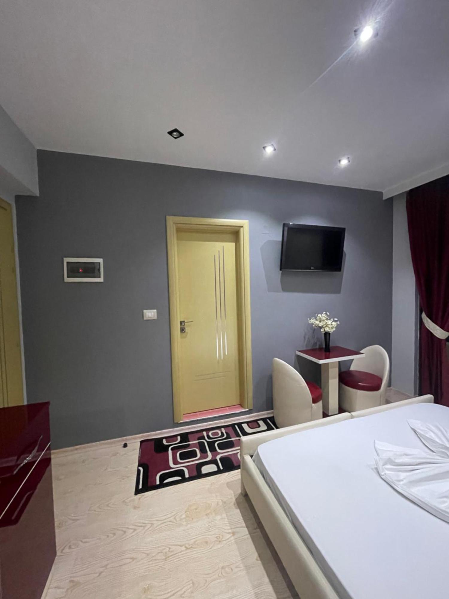 Hotel Selfo Dervician Екстер'єр фото