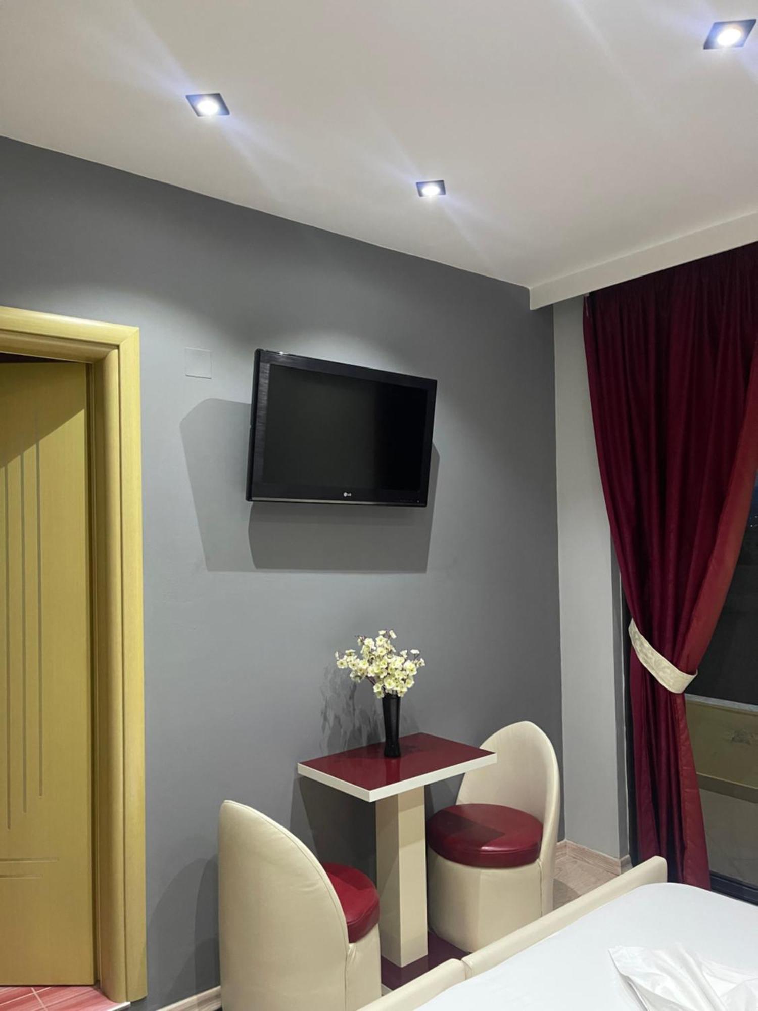 Hotel Selfo Dervician Екстер'єр фото