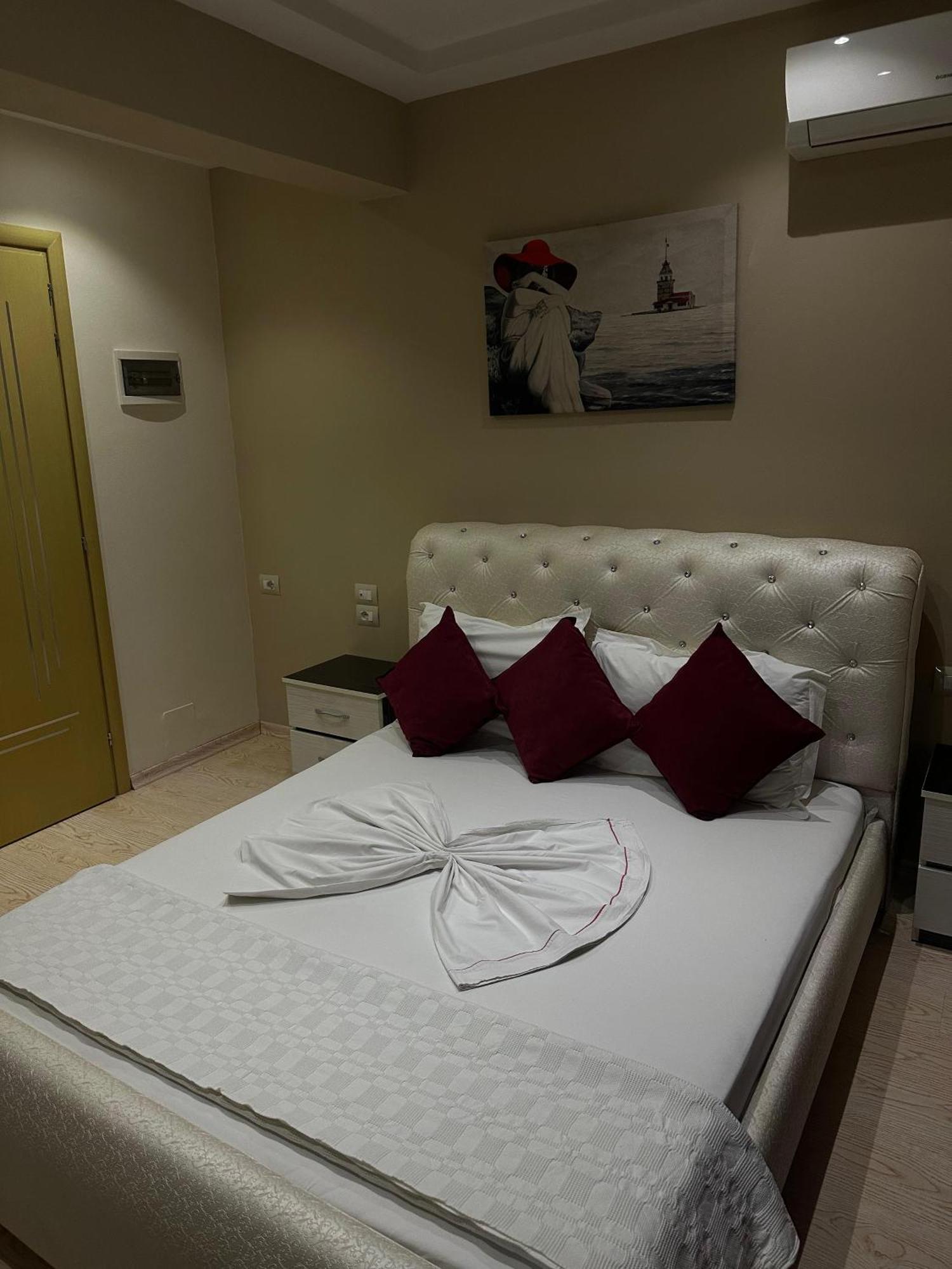 Hotel Selfo Dervician Екстер'єр фото